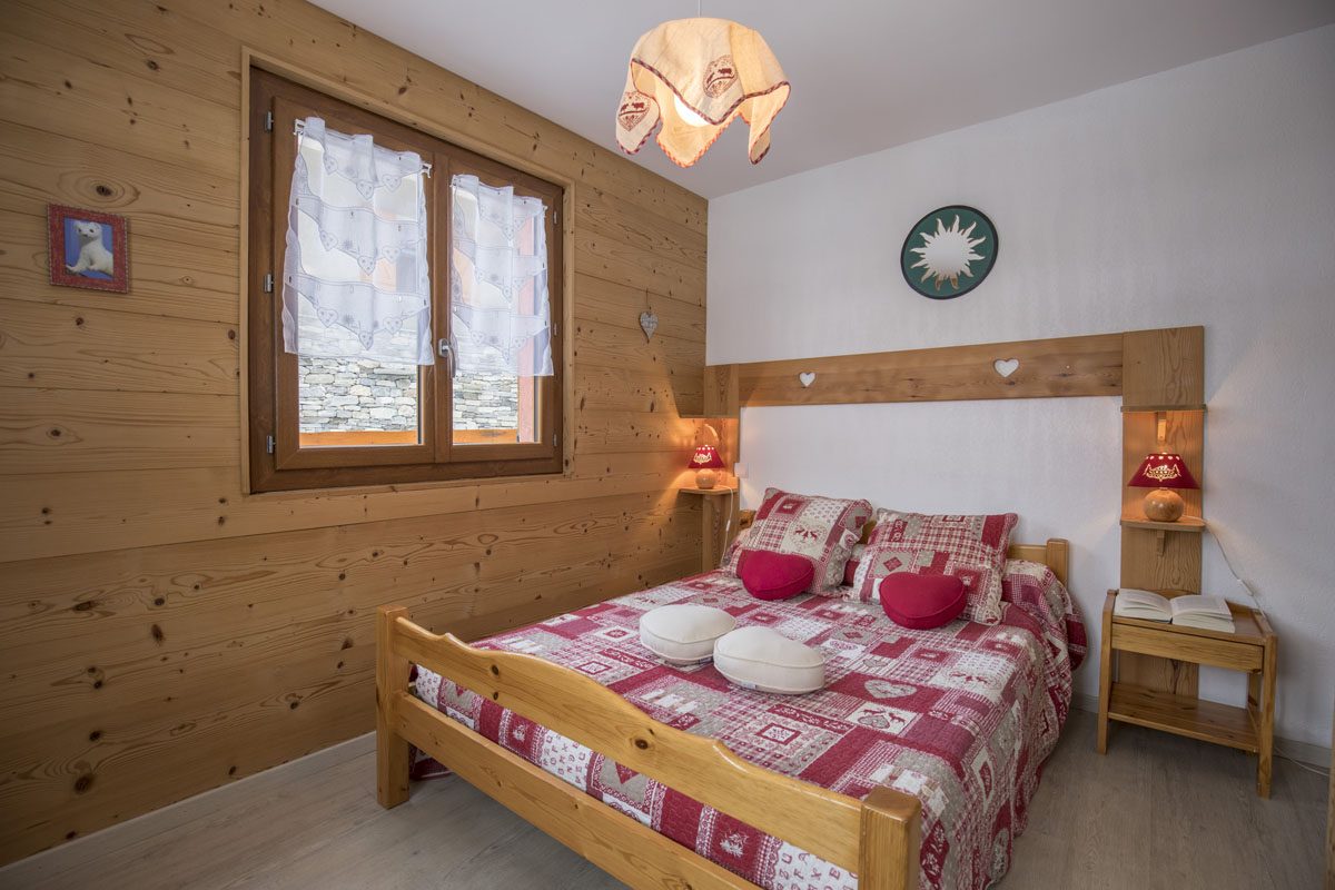 Gîte La Parrachée — la chambre avec lit double