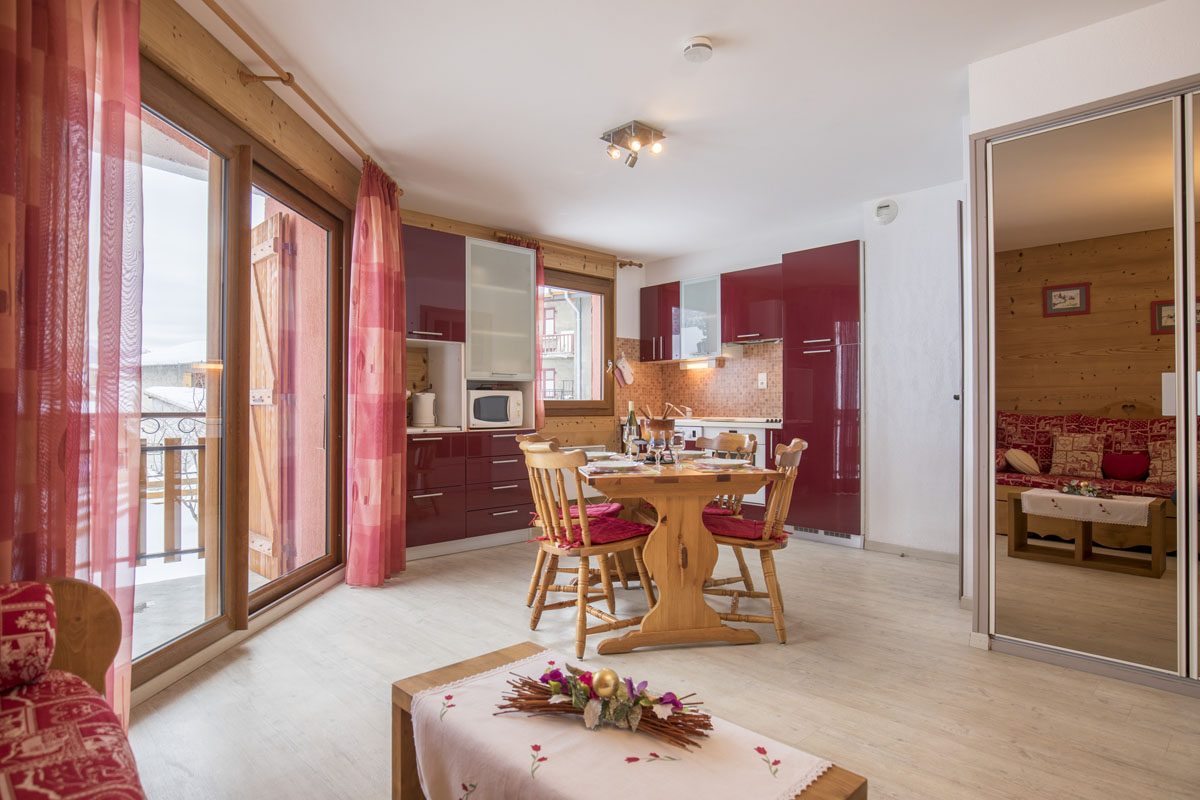 Gîte La Parrachée — la cuisine équipée